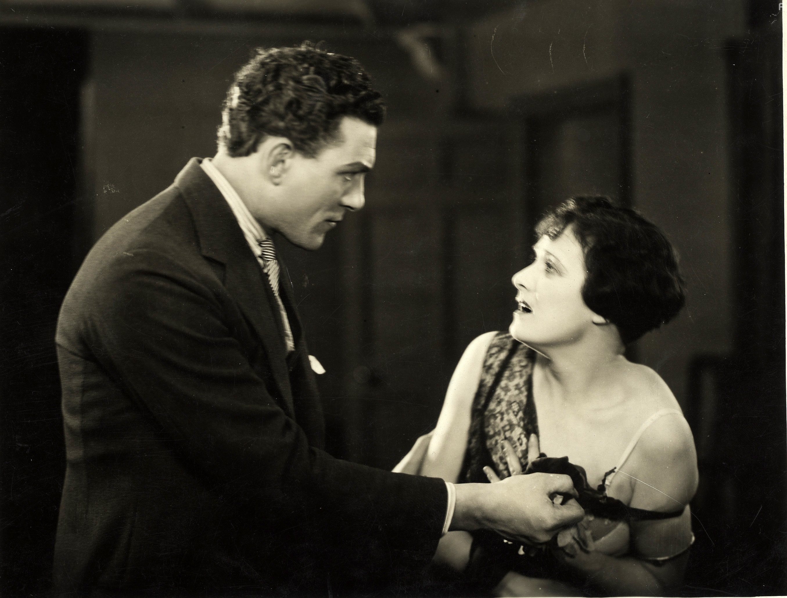 Carl Brisson and Lillian Hall-Davis in Ринг (1927)