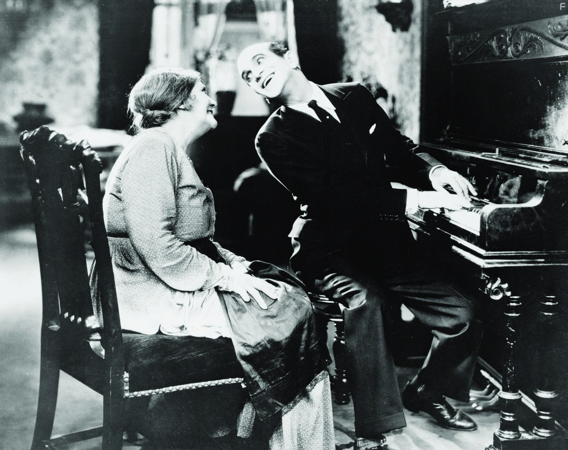 Eugenie Besserer and Al Jolson in Певец джаза (1927)