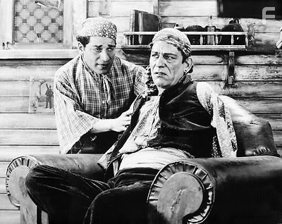 Lon Chaney and John George in Неизвестный (1927)