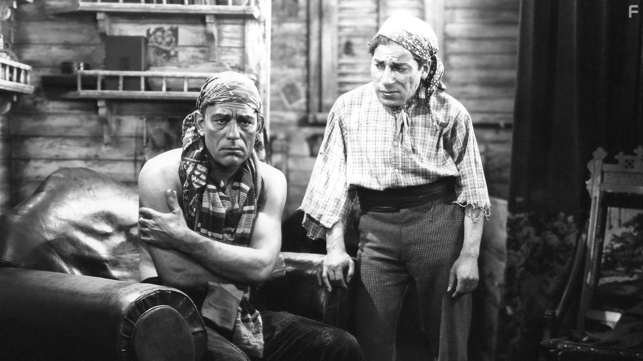Lon Chaney and John George in Неизвестный (1927)