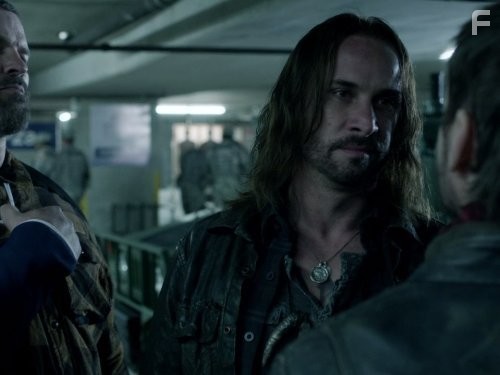 Colin Cunningham in Рухнувшие небеса (2011)