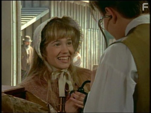 Erika Flores in Доктор Куин: Женщина-врач (1993)