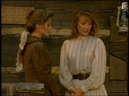 Jane Seymour and Helene Udy in Доктор Куин: Женщина-врач (1993)