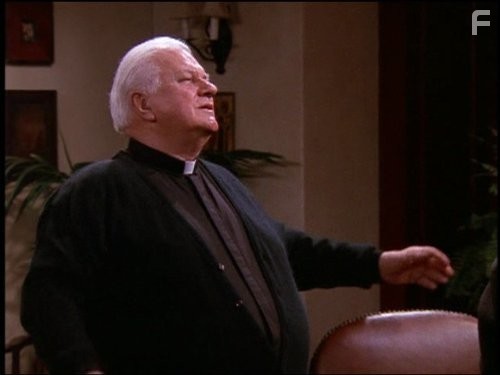 Charles Durning in Все любят Рэймонда (1996)