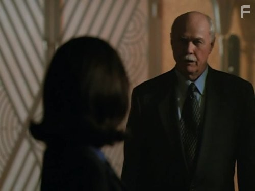 Harve Presnell in Притворщик (1996)