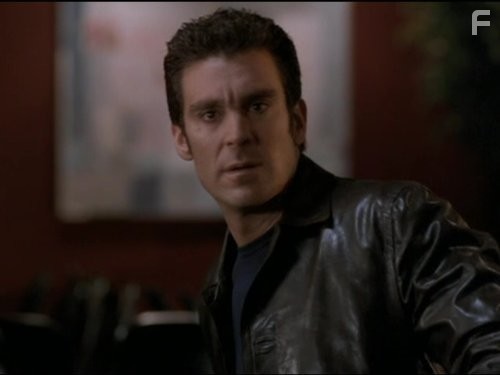 Michael T. Weiss in Притворщик (1996)