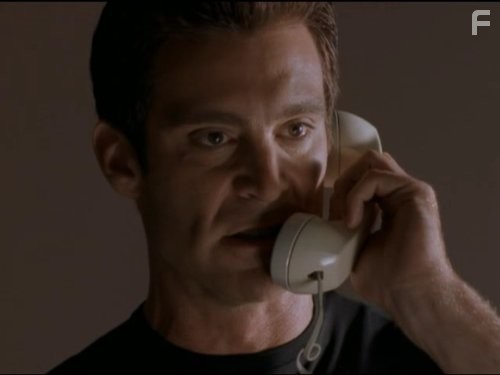 Michael T. Weiss in Притворщик (1996)