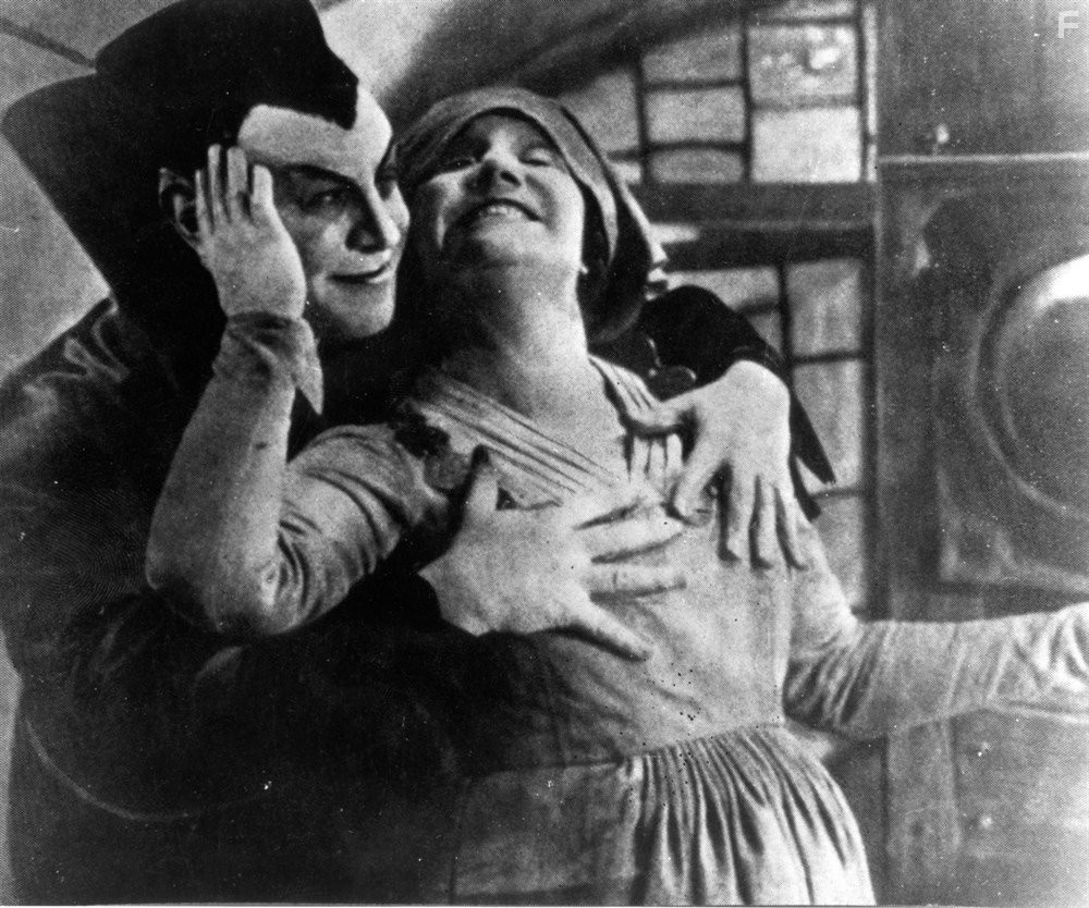 Yvette Guilbert and Emil Jannings in Фауст (1926)