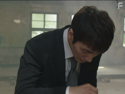 Joon-hyeok Lee in Городской охотник (2011)