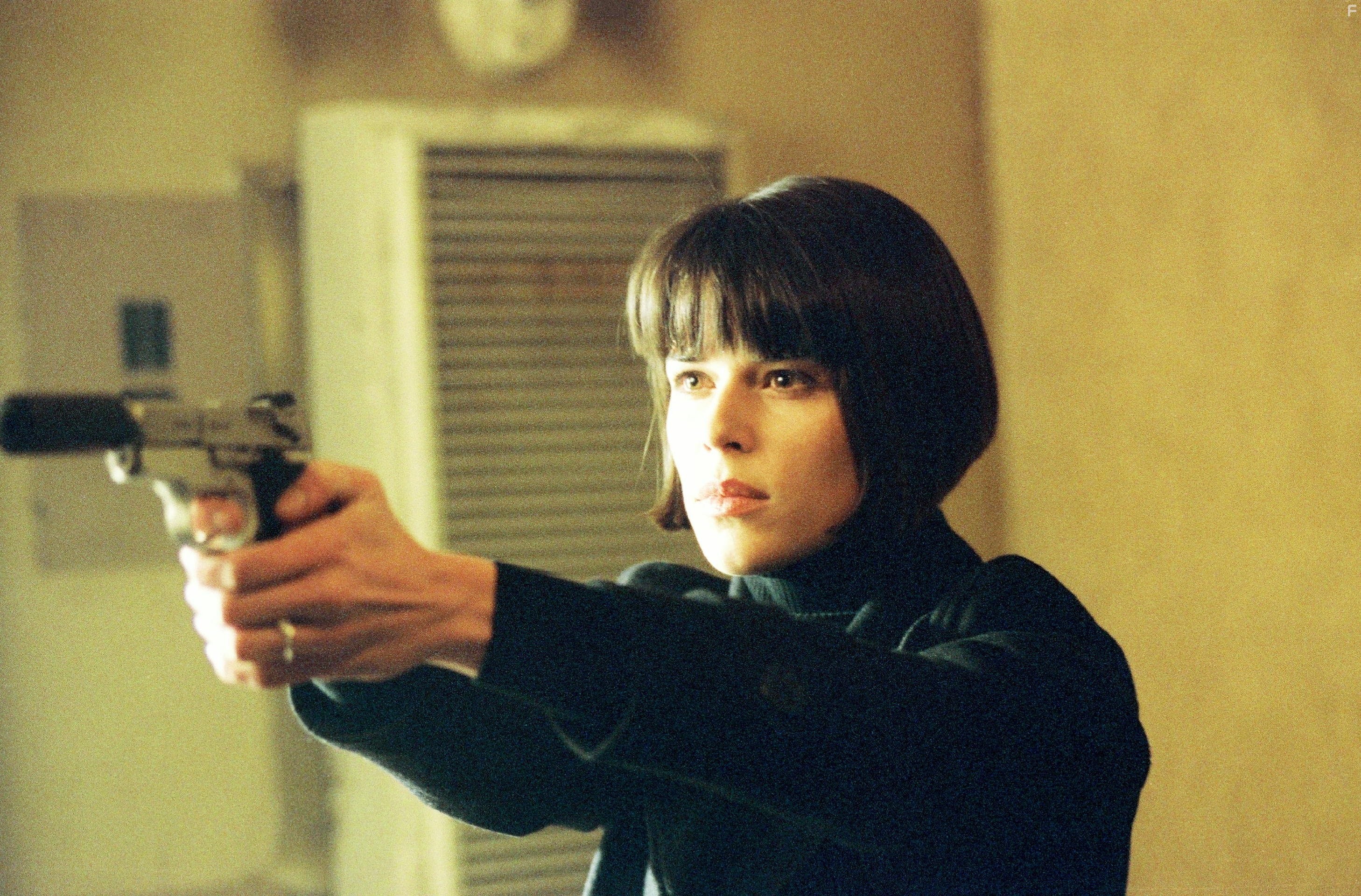 Neve Campbell in Слепой горизонт (2003)