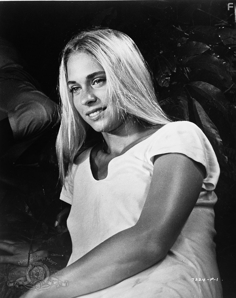 Margaret Markov in Чeрная мама, белая мама (1973)