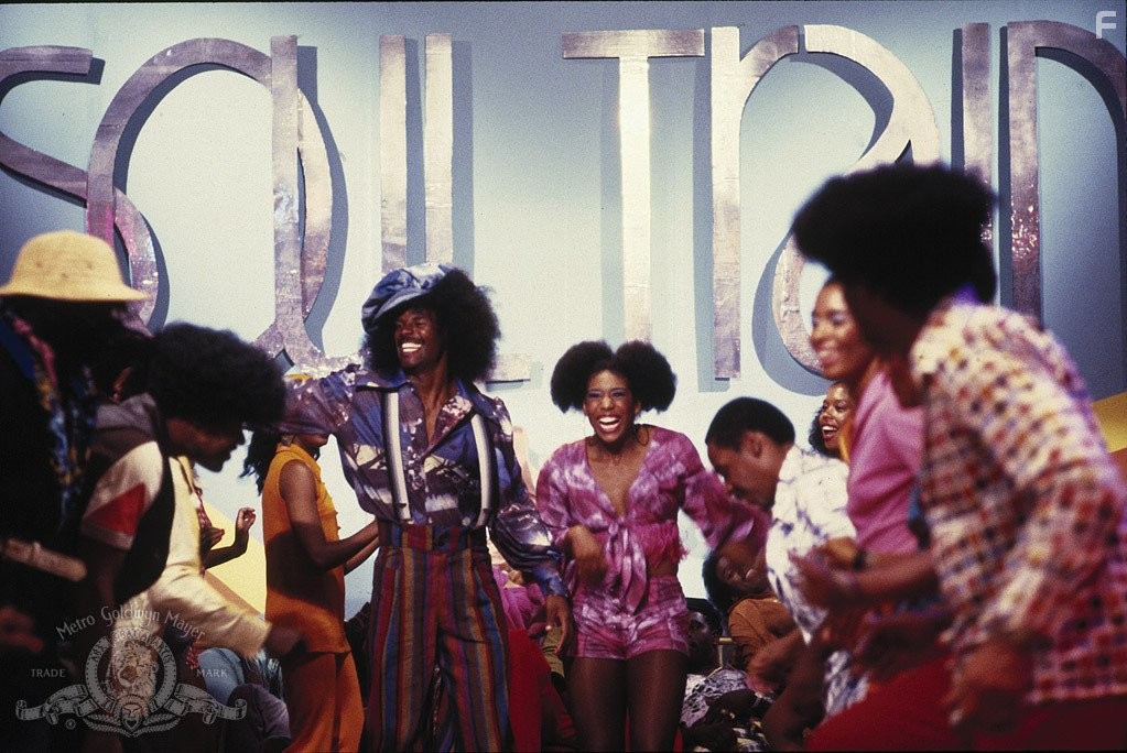 Keenen Ivory Wayans and Dawnn Lewis in Я достану тебя, ублюдок (1988)