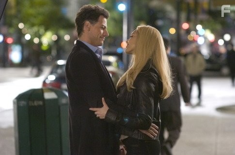 Jessica Alba and Ioan Gruffudd in Фантастическая четвёрка: Вторжение Серебряного сёрфера (2007)