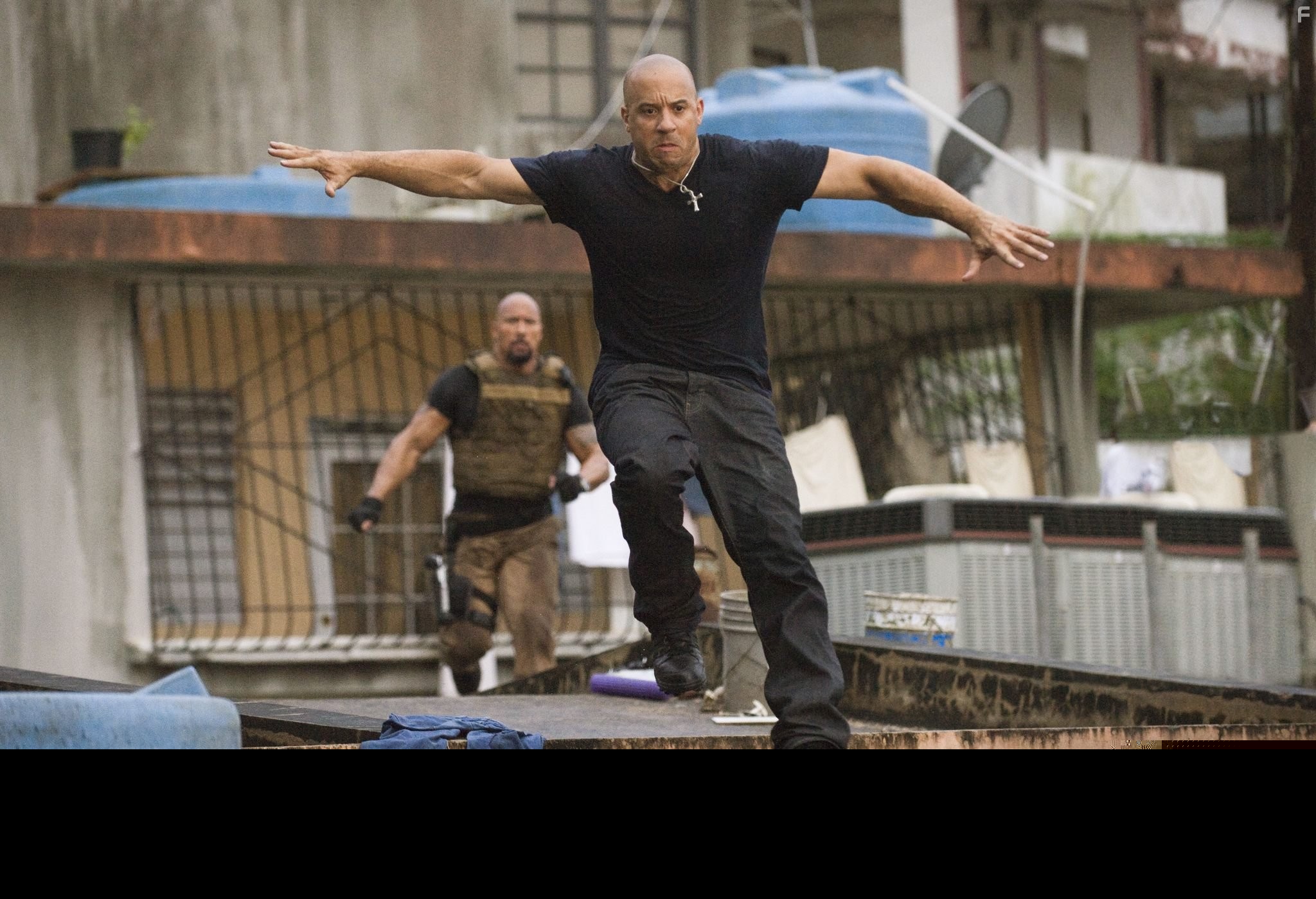 Vin Diesel and Dwayne Johnson in Форсаж 5 (2011)