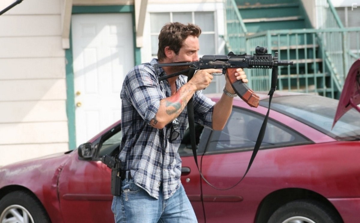 Johnny Strong in Грешники и святые (2010)