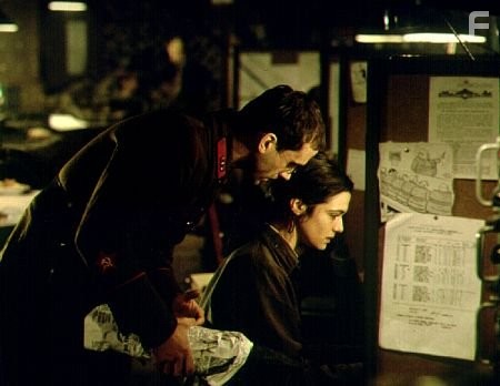 Joseph Fiennes and Rachel Weisz in Враг у ворот (2001)
