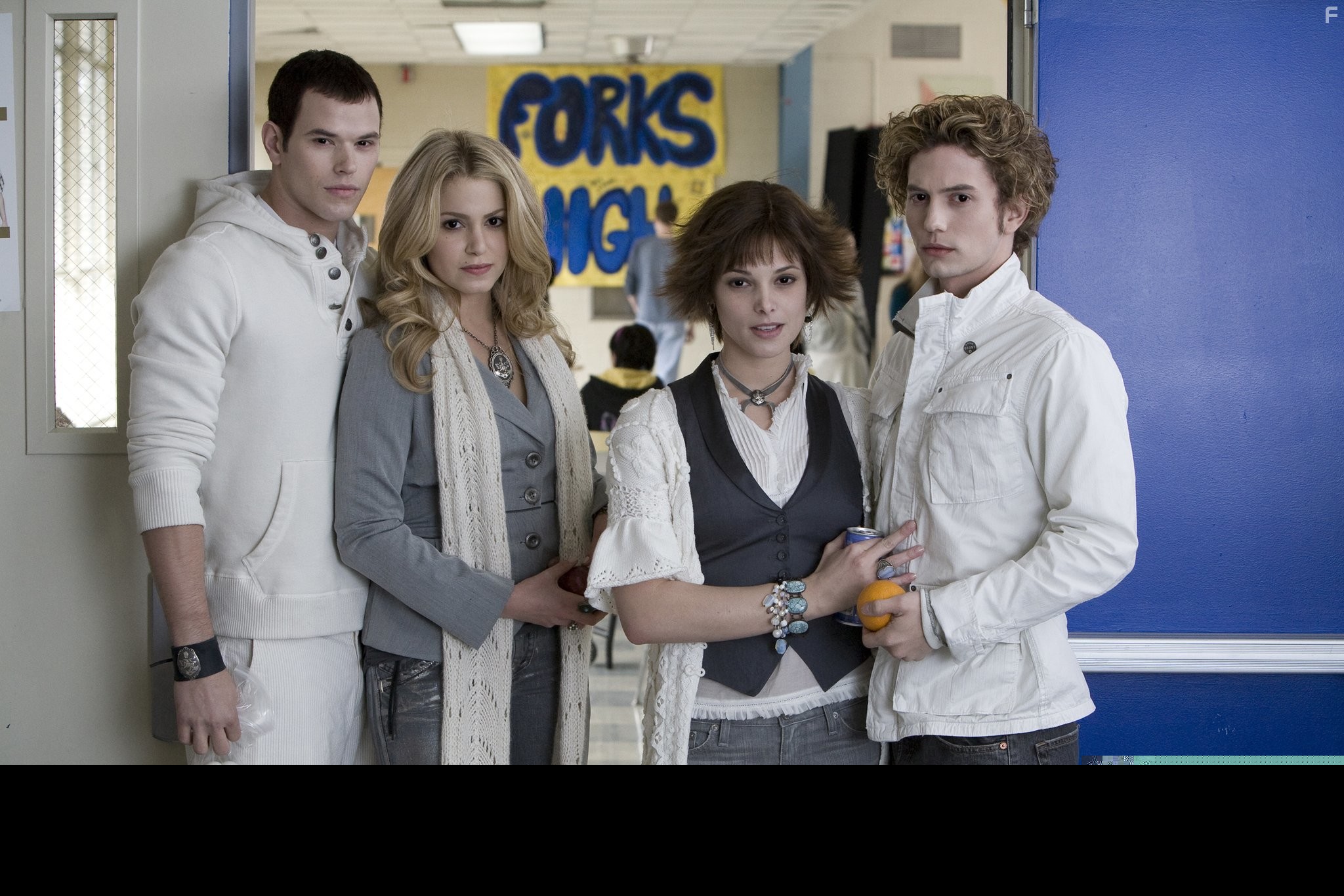 Nikki Reed, Kellan Lutz, Jackson Rathbone, and Ashley Greene in Сумерки (2008)