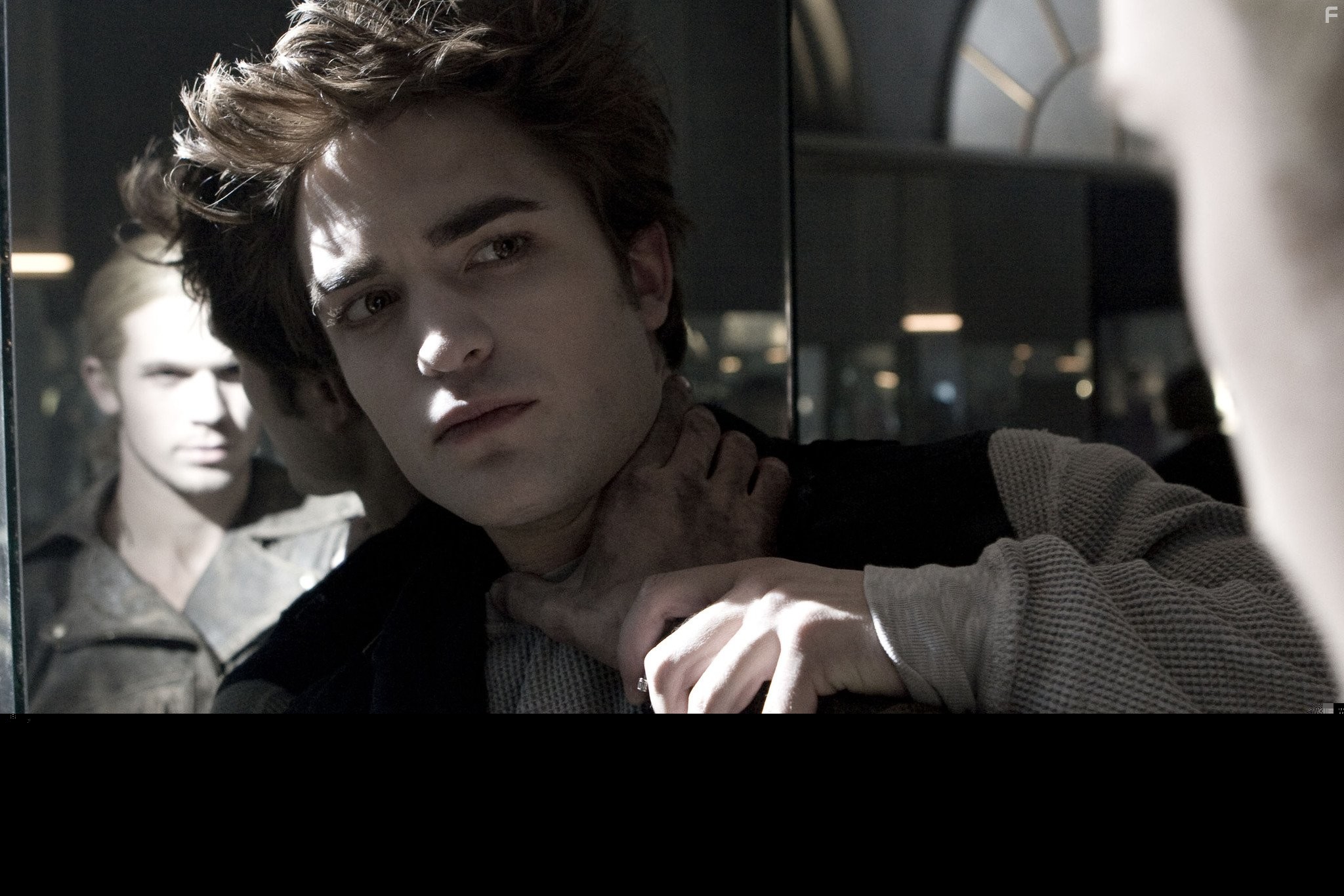 Robert Pattinson and Cam Gigandet in Сумерки (2008)