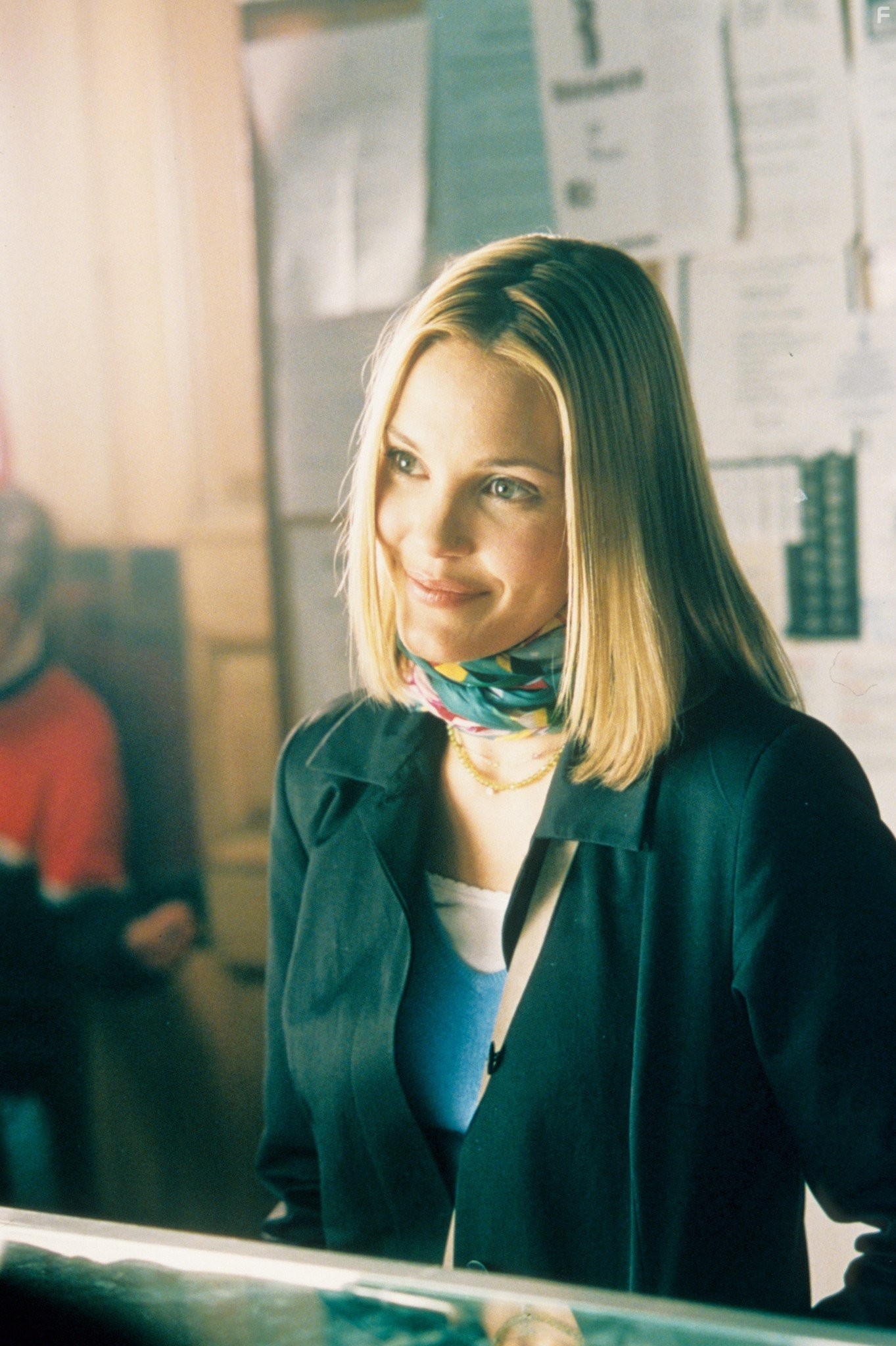 Leslie Bibb in Чeрепа (2000)