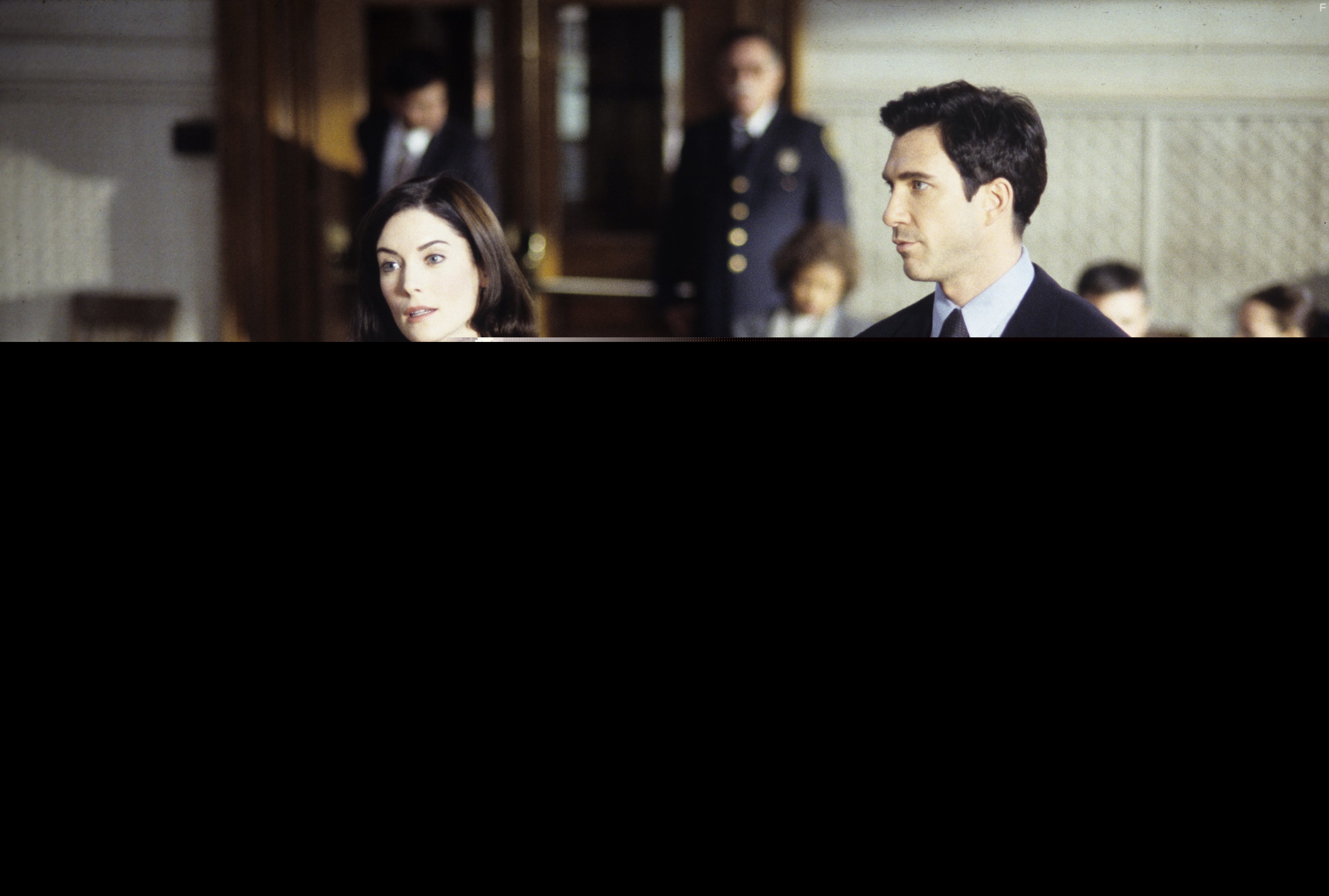 Lara Flynn Boyle and Dylan McDermott in Практика (1997)