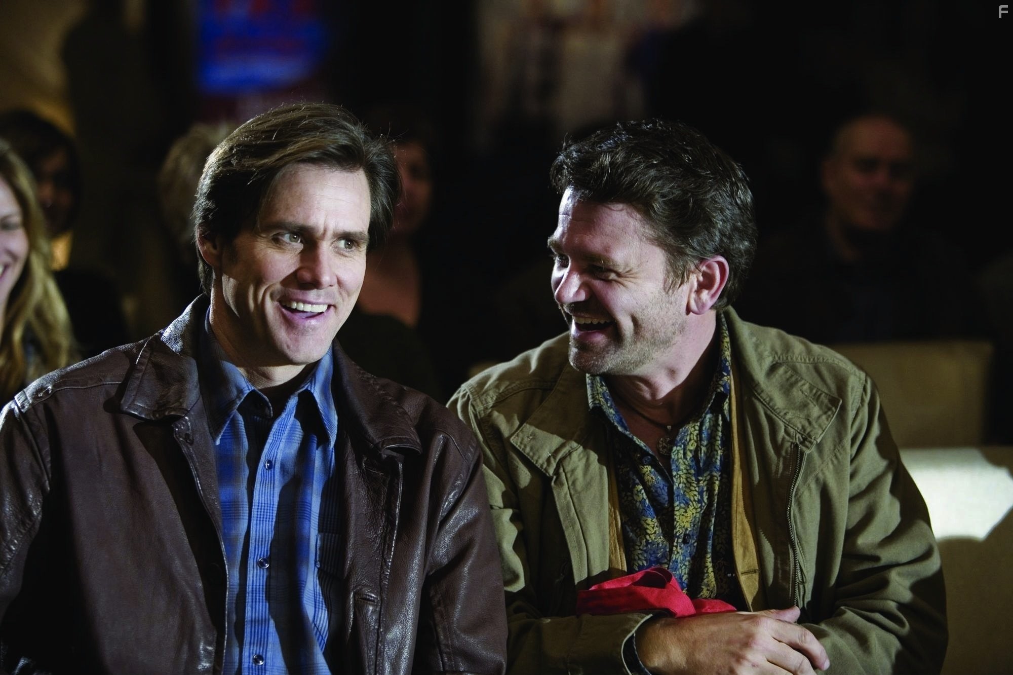 Jim Carrey and John Michael Higgins in Всегда говори да (2008)