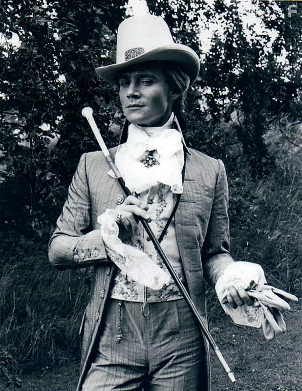 Anthony Andrews in Алый первоцвет (1982)
