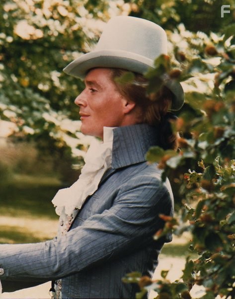 Anthony Andrews in Алый первоцвет (1982)