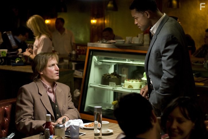Will Smith and Woody Harrelson in Семь жизней (2008)