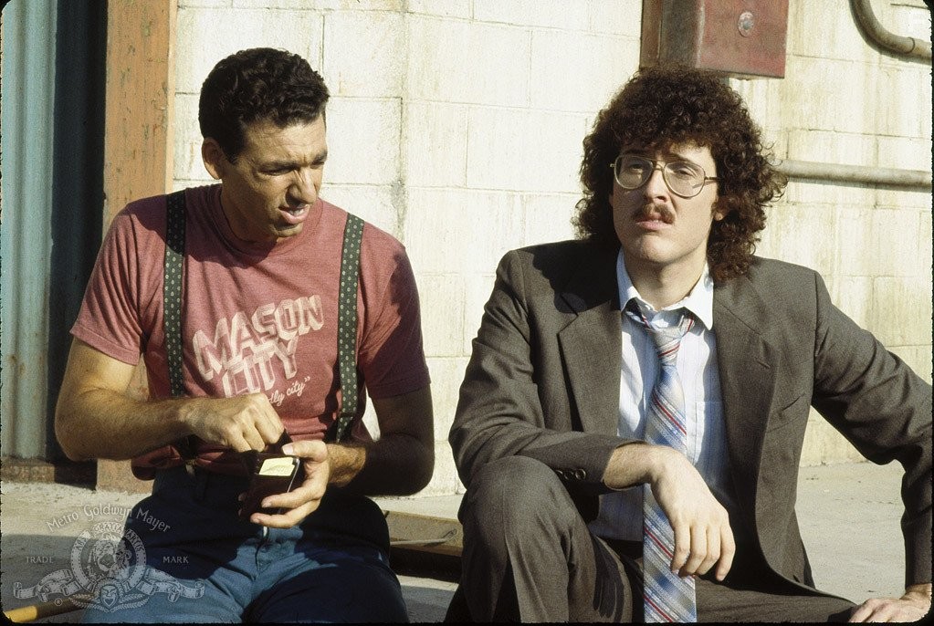 Michael Richards and 'Weird Al' Yankovic in Ультравысокая частота (1989)