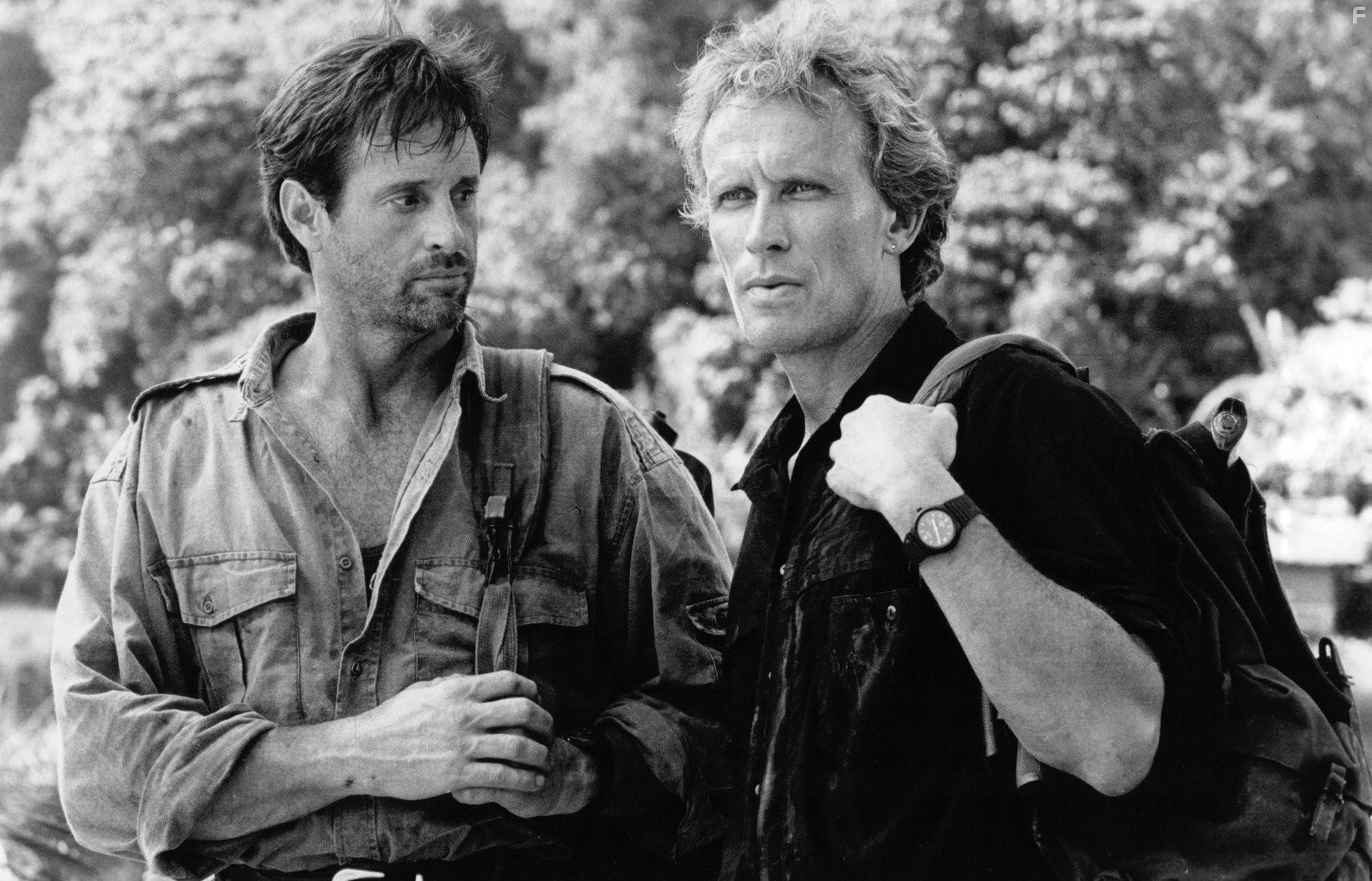 Peter Weller and Robert Hays in Fifty/Fifty (1992)