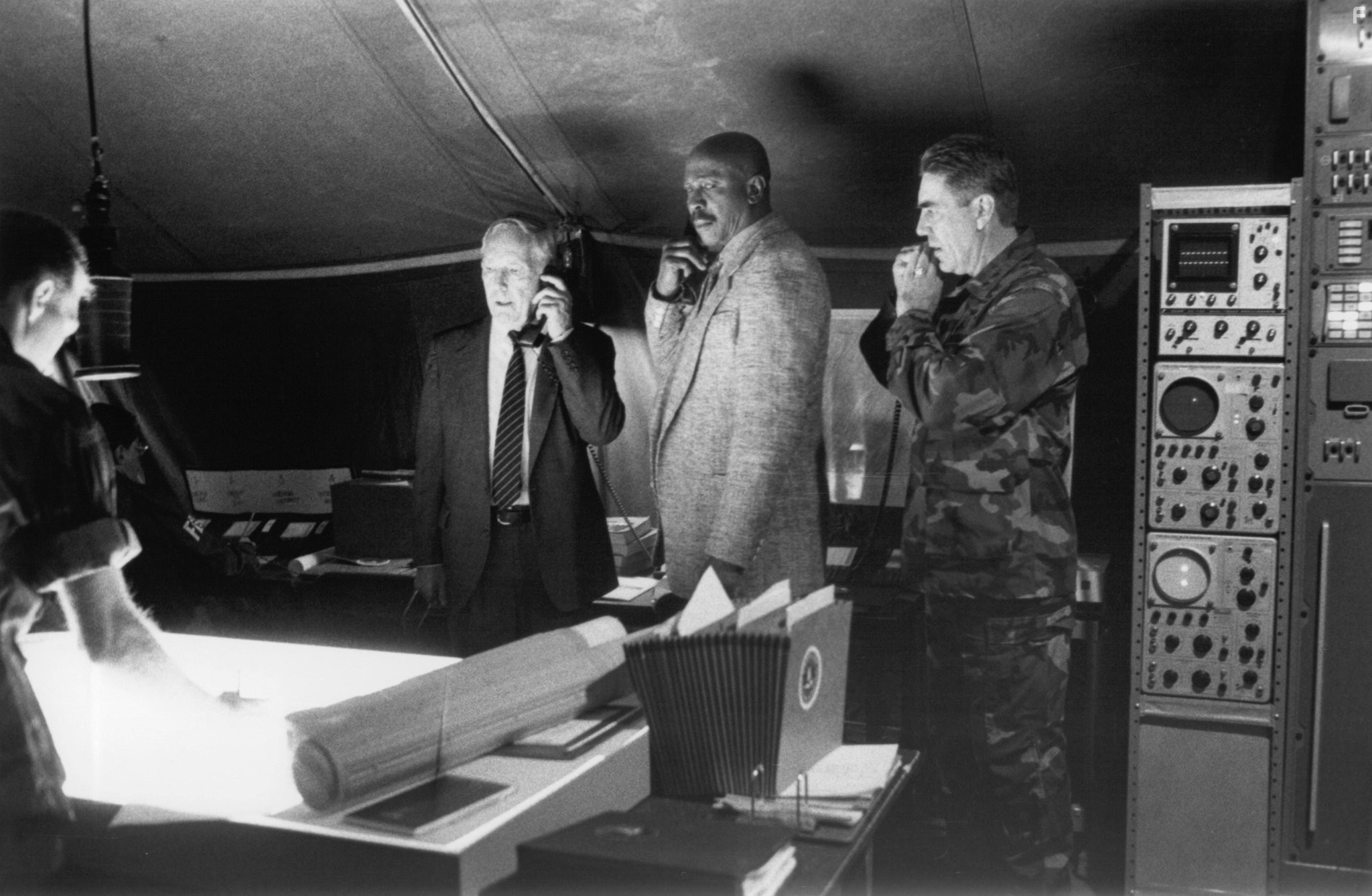 R. Lee Ermey, Louis Gossett Jr., and Mason Adams in Игрушечные солдатики (1991)