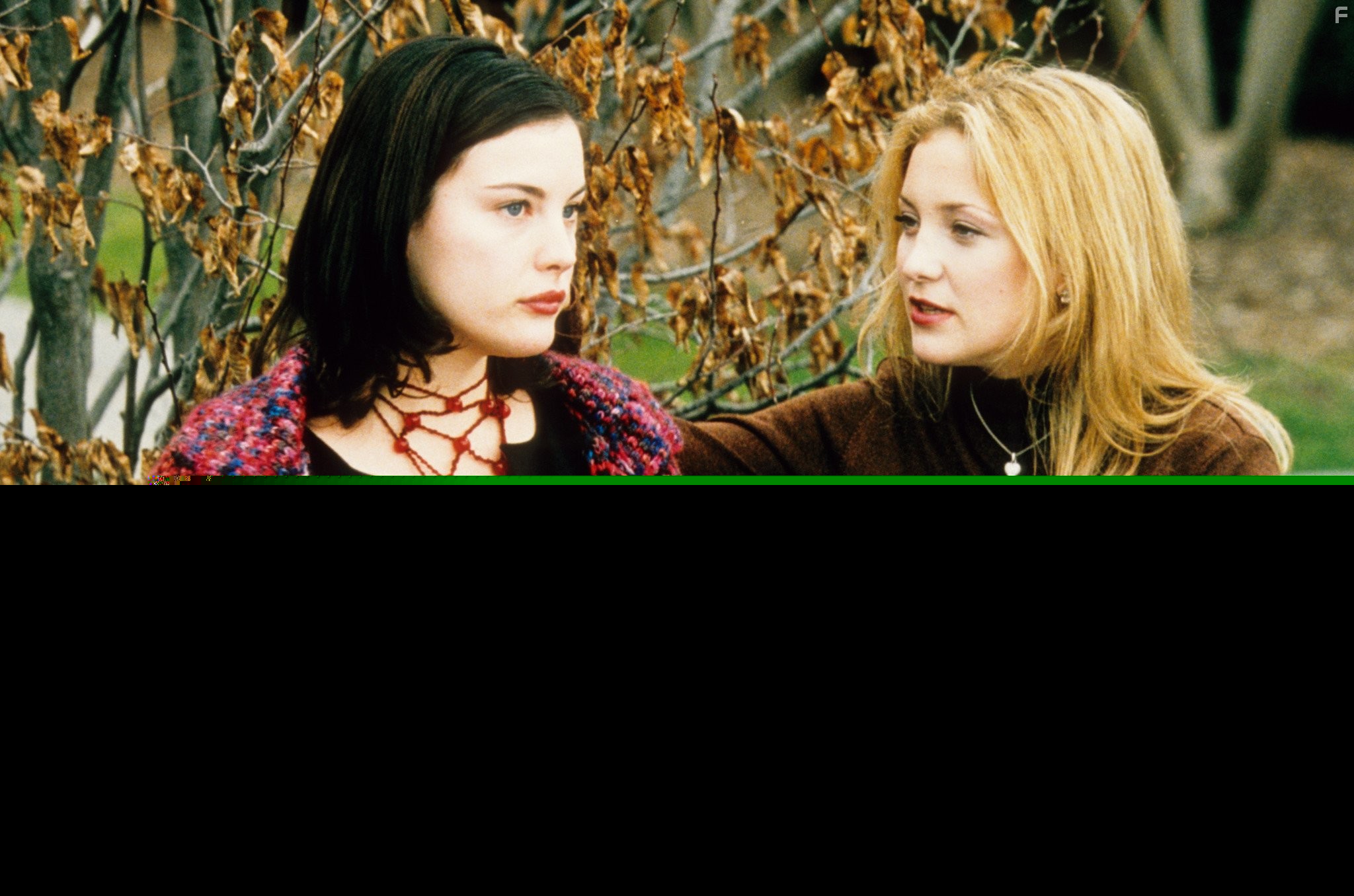 Liv Tyler and Kate Hudson in Доктор 'Т' и его женщины (2000)