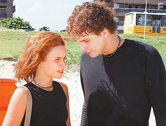 D?bora Falabella and Thiago Fragoso in Клон (2001)