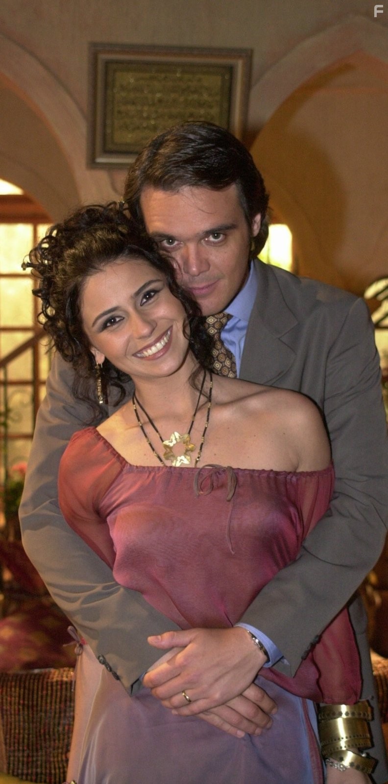 Giovanna Antonelli and Dalton Vigh in Клон (2001)