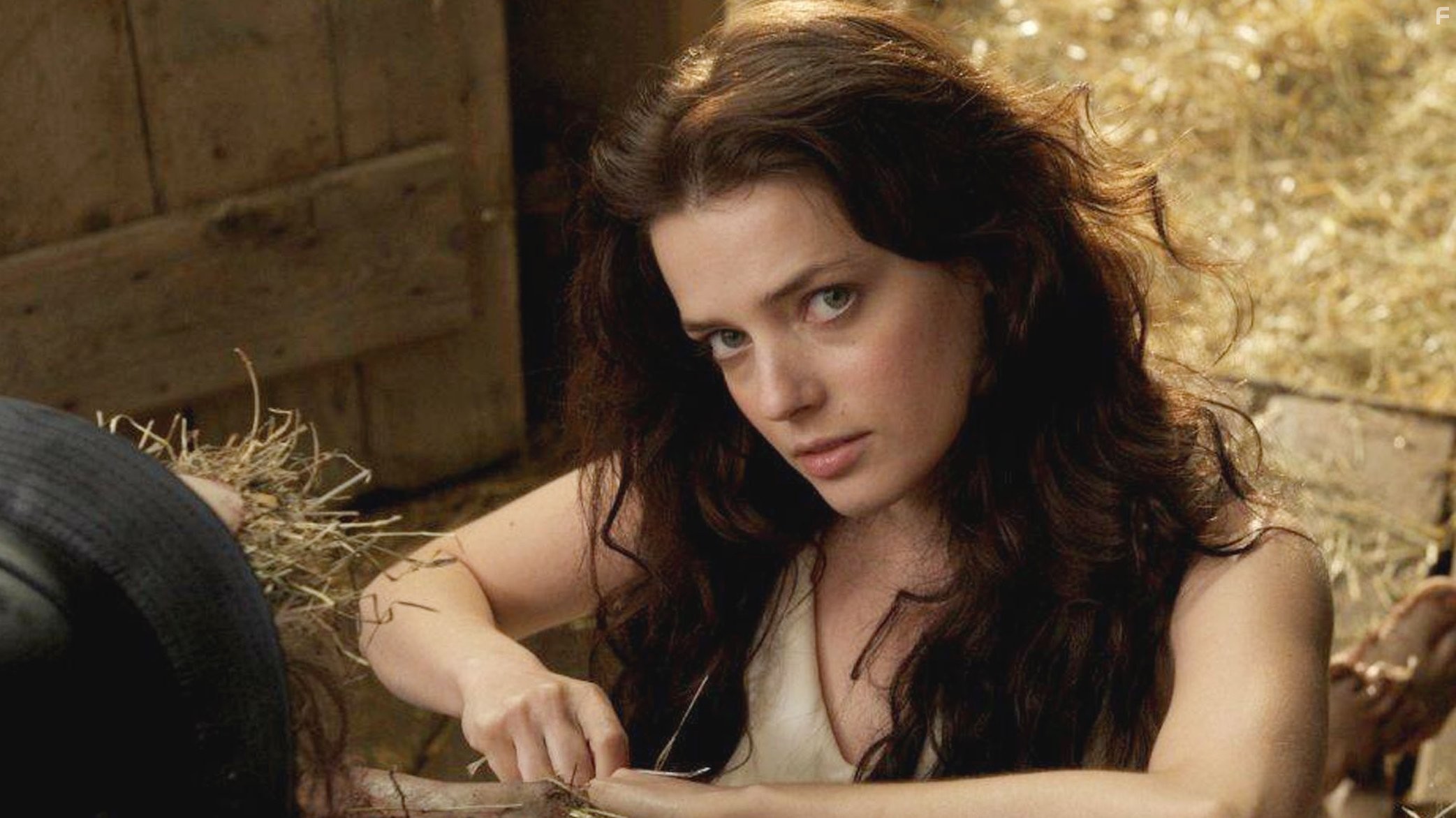 Roxane Mesquida in Пастушья кукла (2010)