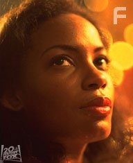 Aunjanue Ellis in Военный ныряльщик (2000)