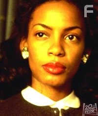 Aunjanue Ellis in Военный ныряльщик (2000)