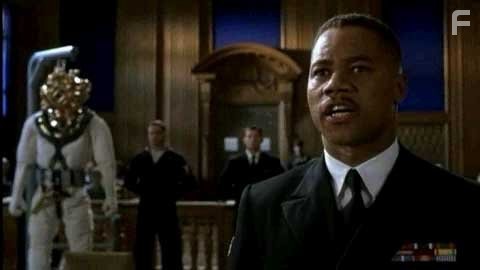 Cuba Gooding Jr. in Военный ныряльщик (2000)