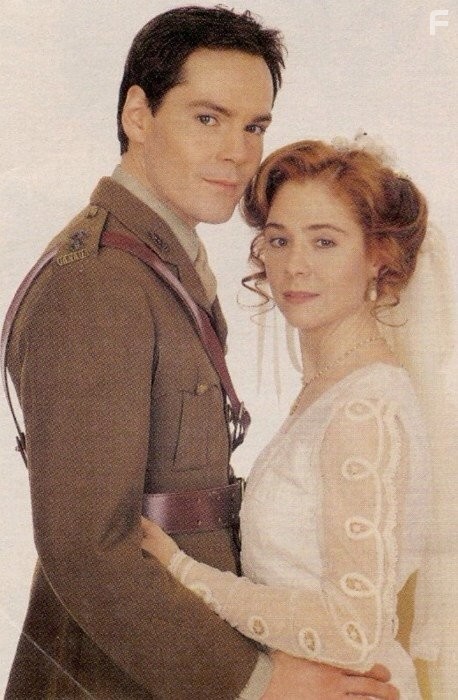 Megan Follows and Jonathan Crombie in Энн из Зеленых крыш 3 (2000)