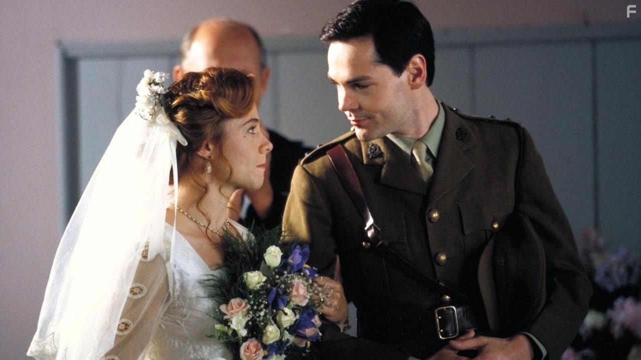 Megan Follows and Jonathan Crombie in Энн из Зеленых крыш 3 (2000)