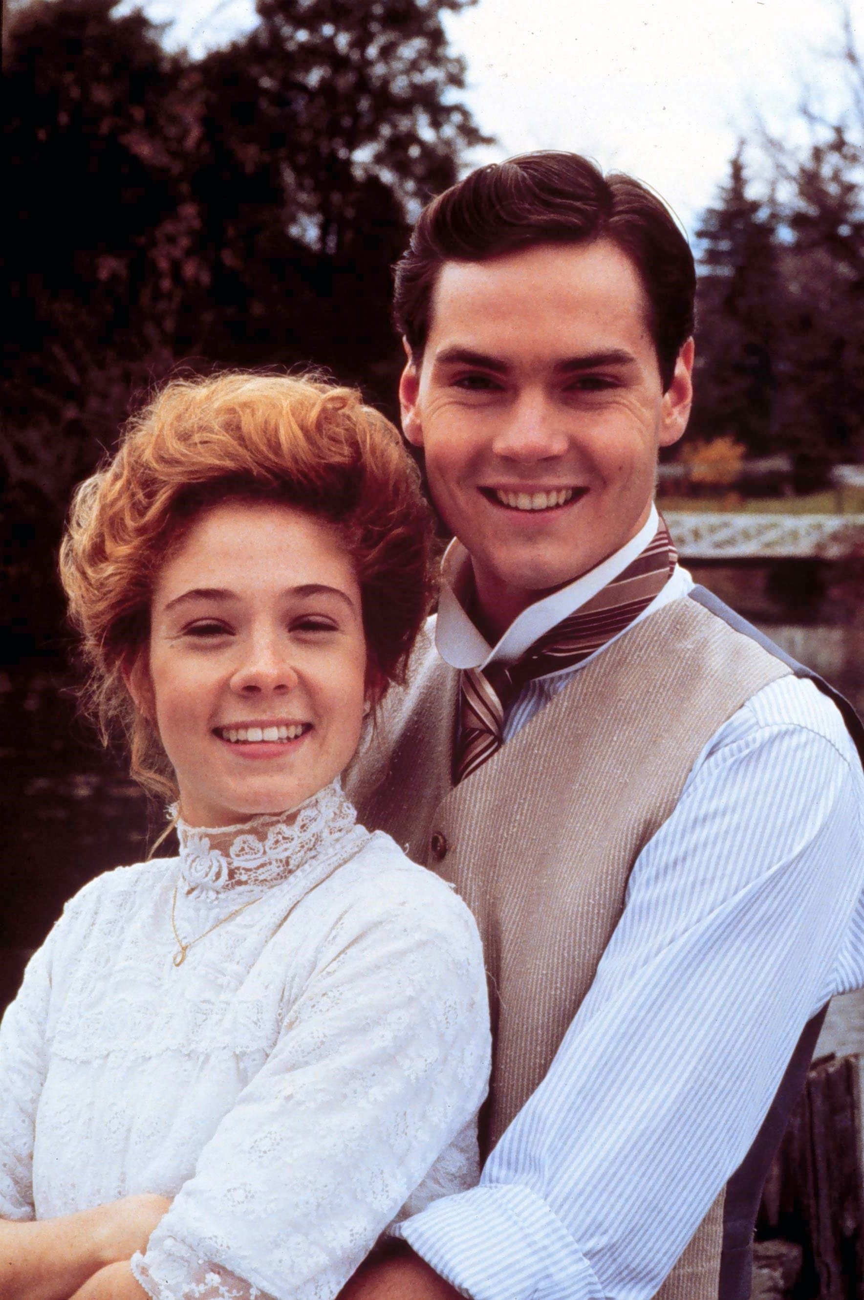 Megan Follows and Jonathan Crombie in Энн из Зеленых крыш-2 (1987)