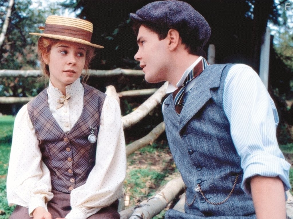 Megan Follows and Jonathan Crombie in Энн из Зеленых крыш-2 (1987)