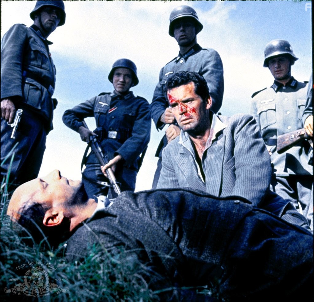Donald Pleasence and James Garner in Большой побег (1963)