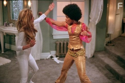 Denise Richards and Aunjanue Ellis in Тайный брат (2002)