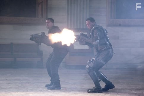 Samuel L. Jackson and Ice Cube in Три икса 2: Новый уровень (2005)