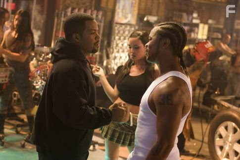 (l to r) Ice Cube, Masuimi Max and Alvin Joyner (Xzibit) star in Revolution Studios' new action thriller XXX: State of the Union.