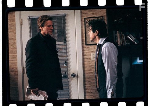 Al Pacino and Ryan O'Neal in Нужные люди (2002)