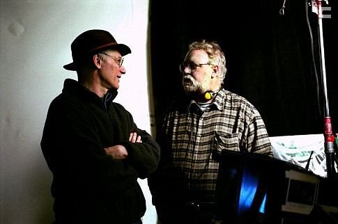 Tobe Hooper and Leslie Bohem in Похищенный (2002)