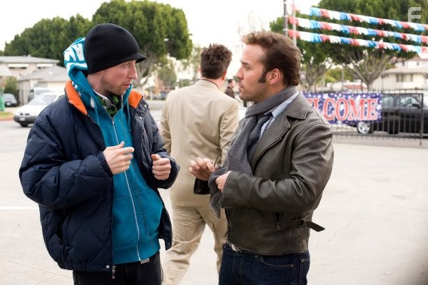 Jeremy Piven and Neal Brennan in Продавец (2009)