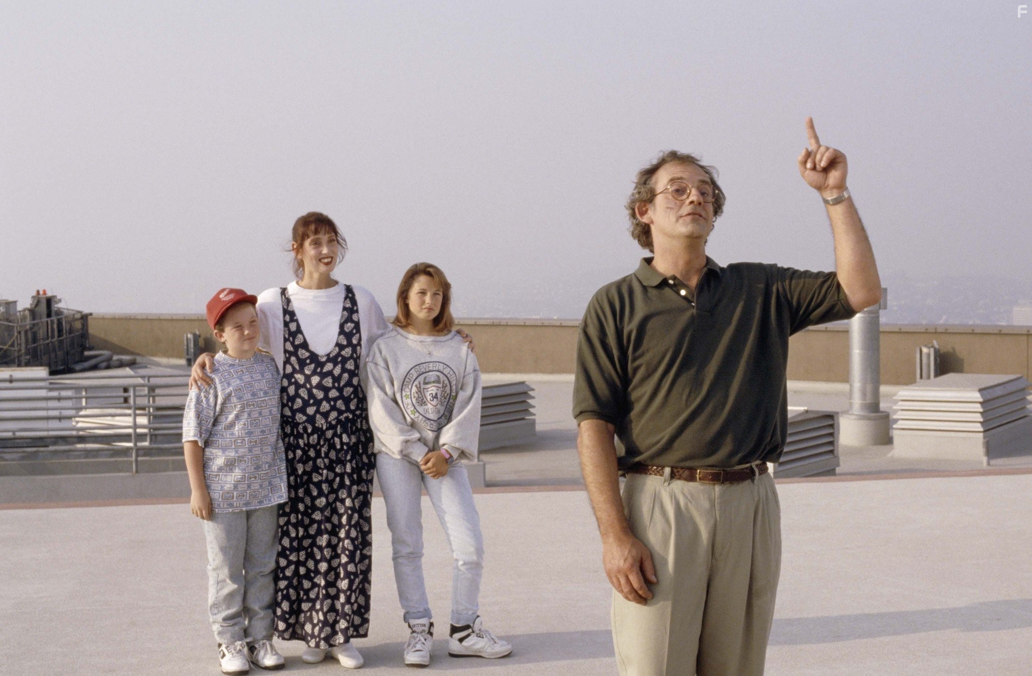 Christopher Lloyd, Shelley Duvall, Michael Faustino, and Laura Mooney in Коммандо из пригорода (1991)